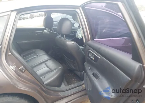 2015 Nissan Altima 2.5 Sv z USA, uszkodzony, nr VIN 1N4AL3AP5FC160171